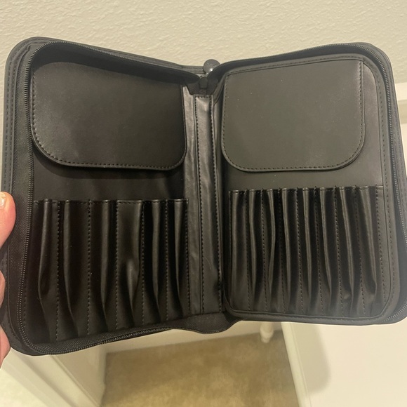 Professional Brush Case - Picture 4 of 5